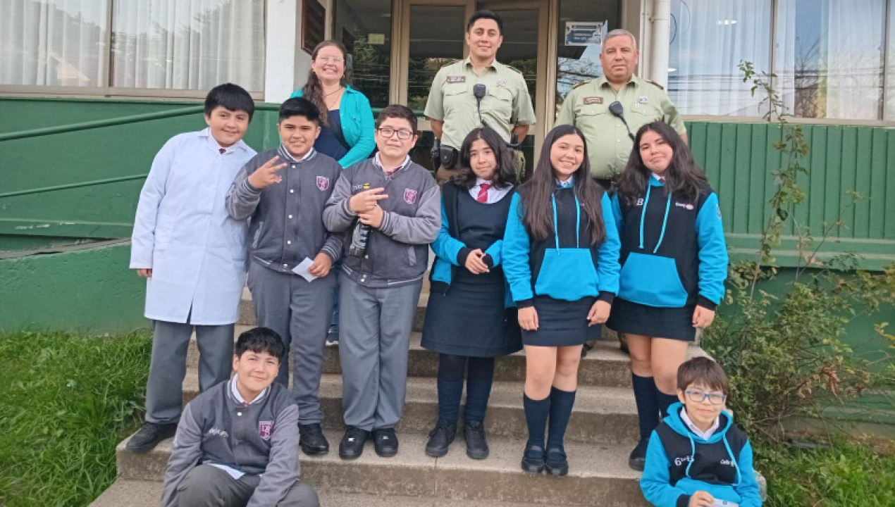 /estudiantes-de-lebu-conocen-labor-policial-en-visita-a-la-2-comisaria-de