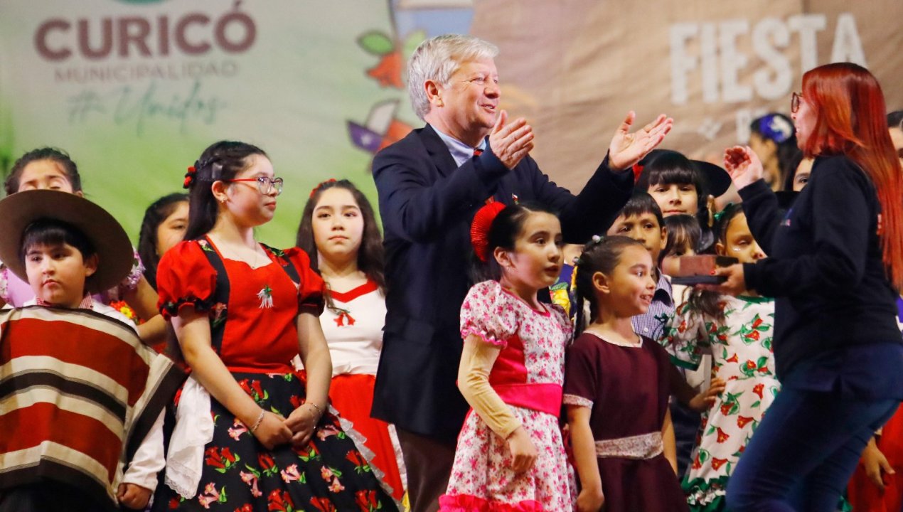 /provincia-de-curico/curico-inaugura-fiesta-de-la-chilenidad-con-800-estudiantes