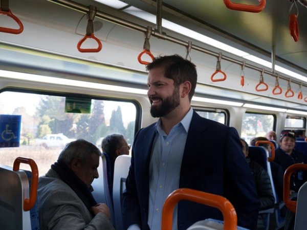 Boric regresa a Puerto Montt este martes: inaugurará terminal portuario y recorrerá nuevo tren a Llanquihue