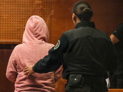 Prisión preventiva para mujer que abandonó a su hija de 4 años en una plaza de Puerto Montt