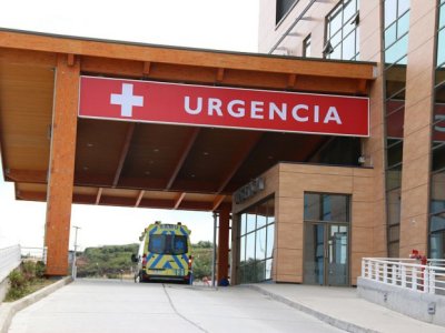 Escándalo en la salud pública: 86 médicos de la Región de los Lagos asistieron partos mientras estaban con licencia médica