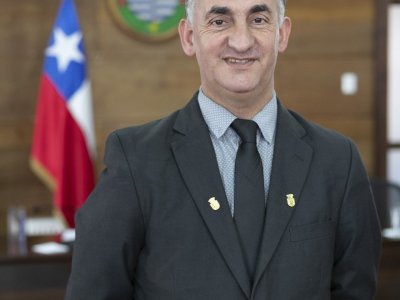 Concejal de Puerto Varas presentó licencia médica para ir cantar a un festival