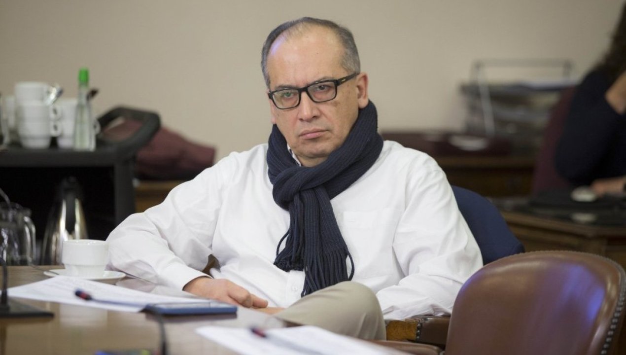 /diputado-ulloa-exige-sanciones-por-funcionarios-que-acudieron-a-casinos