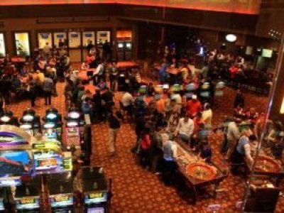 Escándalo en Los Lagos: Contraloría detecta funcionarios públicos con Licencia Médica sorprendidos en Casinos de Juego