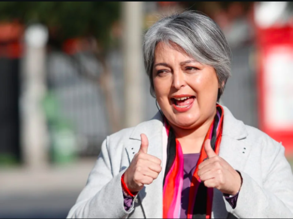 Jeannette Jara llega a Puerto Montt en el marco de su gira presidencial “Se Mueve por Chile”