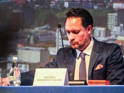 Municipalidad de Puerto Montt destituye a 54 funcionarios de salud por viajar al extranjero estando con licencia médica