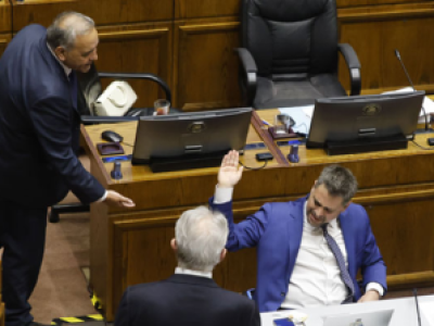 Guerra interna en el PS: Manouchehri llama ‘corrupto’ a Fidel Espinoza en medio de la acusación contra juez Ulloa