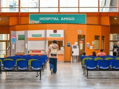 Hospital de Puerto Montt pide disculpas tras errores del sistema que confirmó horas a pacientes fallecidos