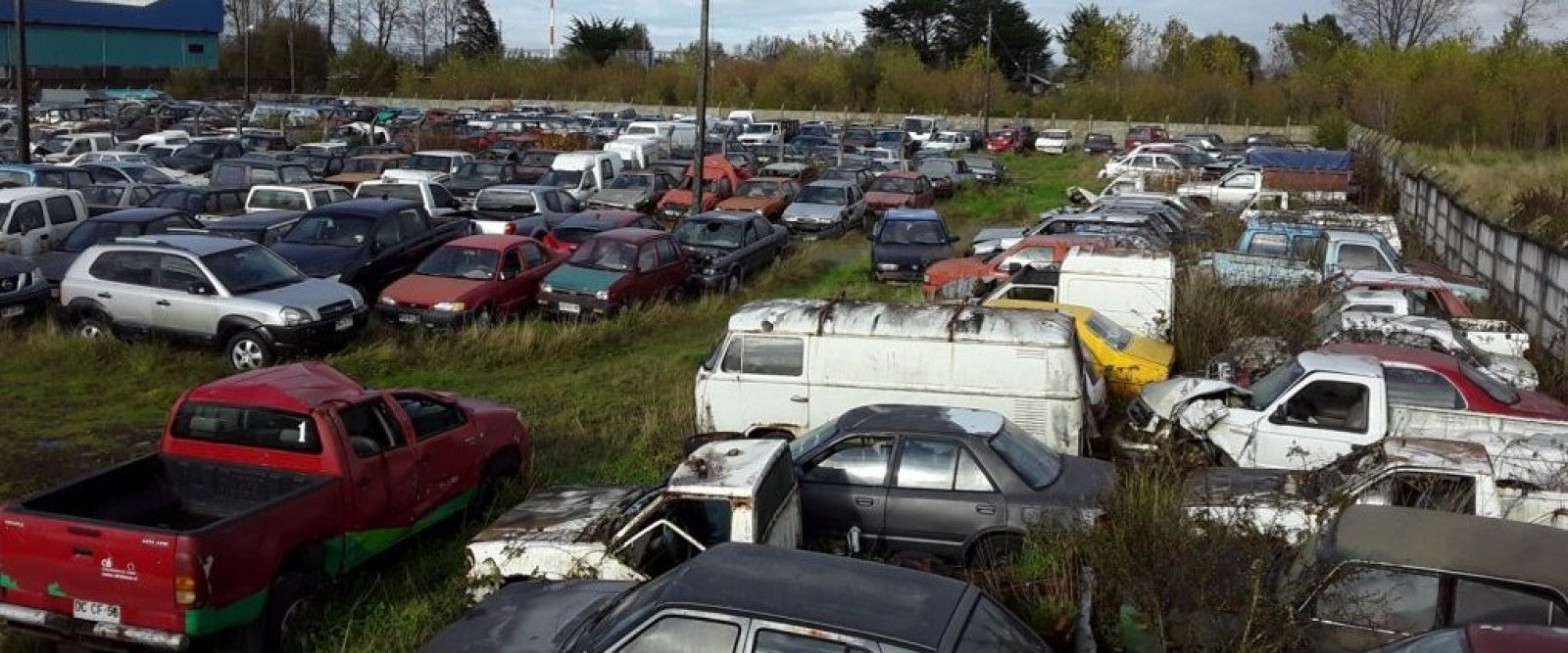 Puerto Montt licita nuevo aparcadero municipal para retirar autos abandonados y reforzar la seguridad vial