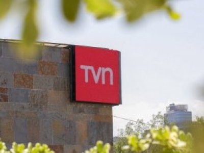 Colegio de Periodistas condena agresión a corresponsal de TVN en Puerto Montt y anuncia acciones legales