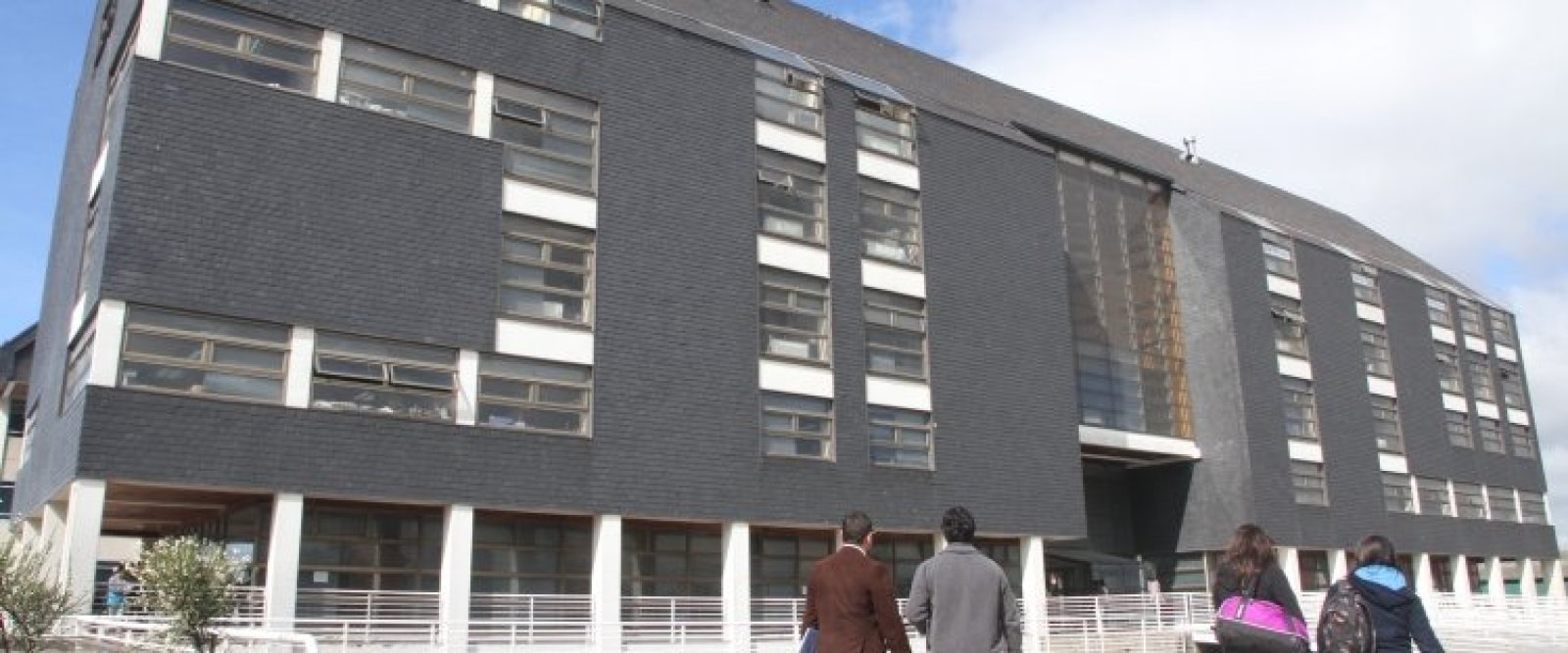 Municipio de Puerto Montt aclara caso de funcionario con inhabilidad: fue suspendido y desvinculado tras notificación judicial