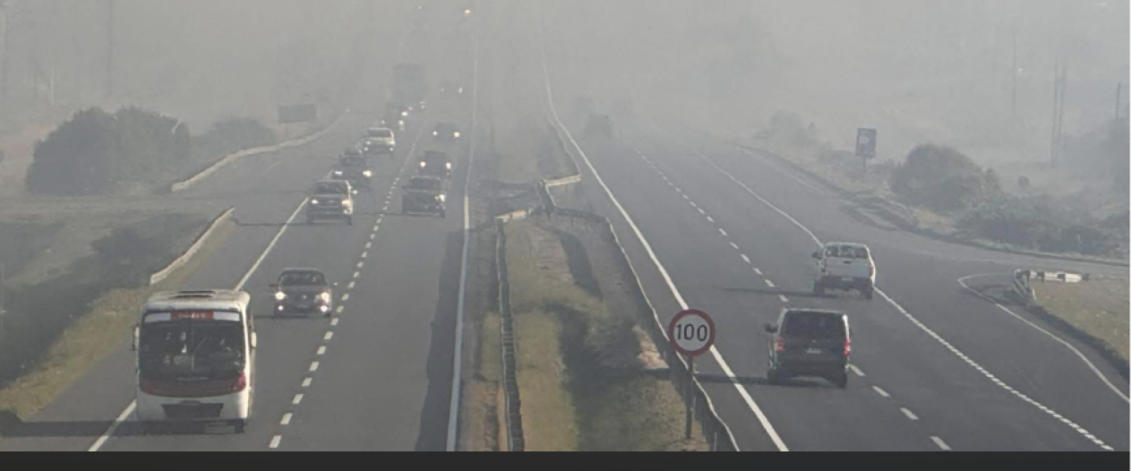 Quema de matorrales afecta acceso norte a Puerto Montt y genera riesgo por humo en la Ruta 5