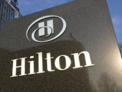 ¿En qué consiste el proyecto del hotel Hilton en Puerto Montt y cómo funcionará el formato multifamily?