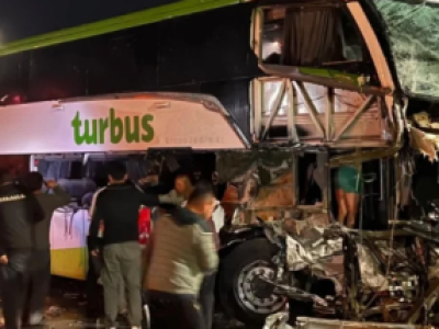 Joven de Puerto Montt entre las víctimas fatales de choque entre un TurBus y camión en La Araucanía