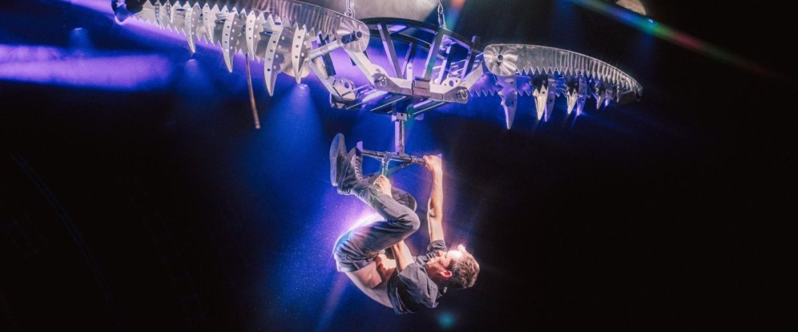 Jean Paul Olhaberry llega a Puerto Montt con “Infinito”, su espectáculo de magia extrema