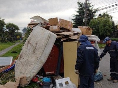 Municipio de Puerto Montt cursa multas por mal uso de contenedores mientras deuda por aseo supera los $1.000 millones