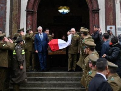 Presidente Kast encabezó funeral de carabinero en Puerto Varas y llama a que “su muerte no sea en vano”