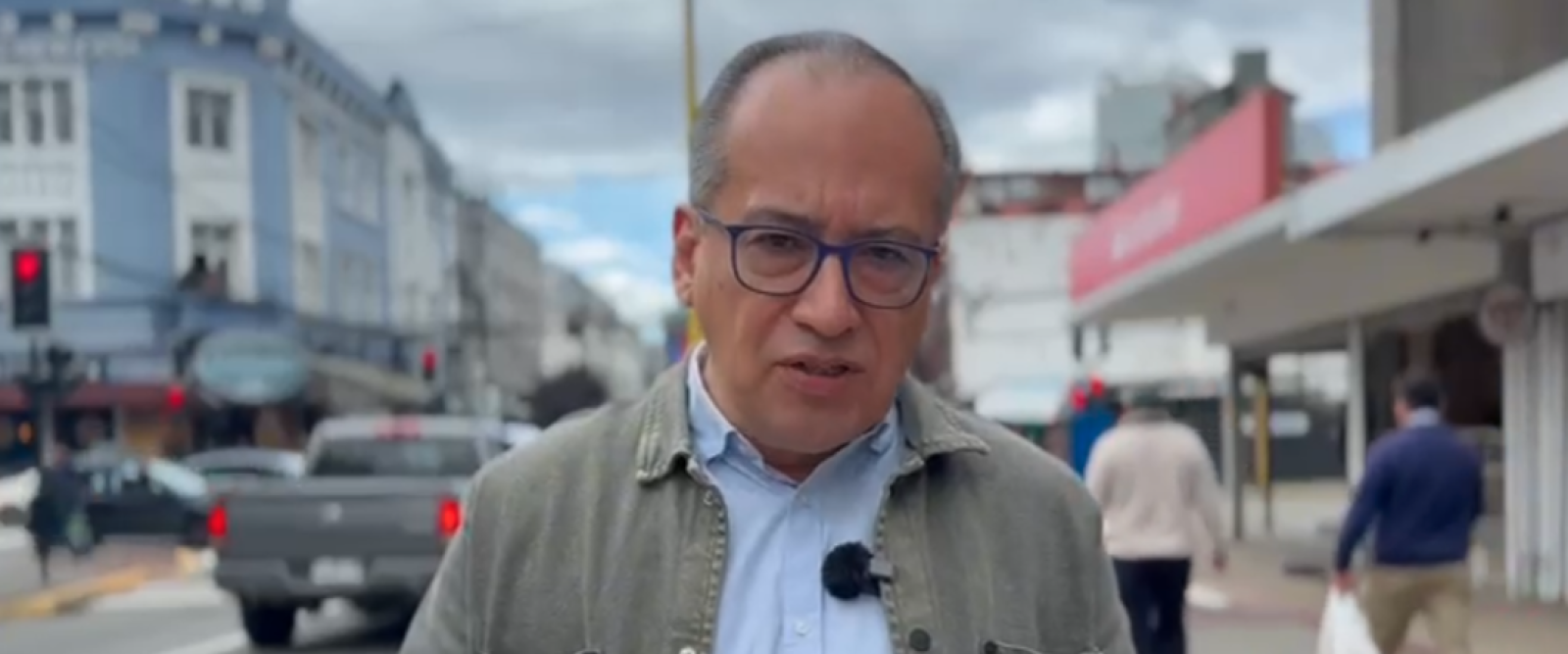 Diputado Héctor Ulloa renuncia a beneficio de combustible y emplaza a autoridades a seguir su ejemplo