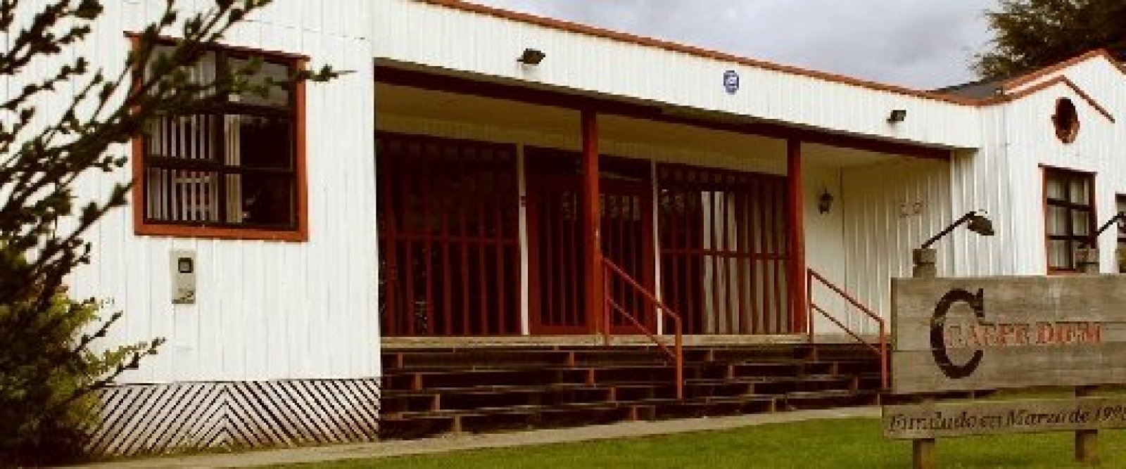 Grave crisis en colegios de Los Lagos: queman a estudiante en Castro y amenazas generan alerta en Puerto Montt