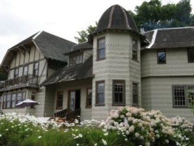 Puerto Octay busca revivir el Hotel Centinela: municipio prepara licitación para concesionar histórico recinto frente al lago Llanquihue
