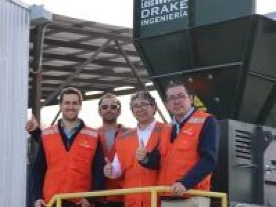 La máquina creada en Puerto Montt que está revolucionando el reciclaje: reduce costos y viajes de vidrio en un 50%