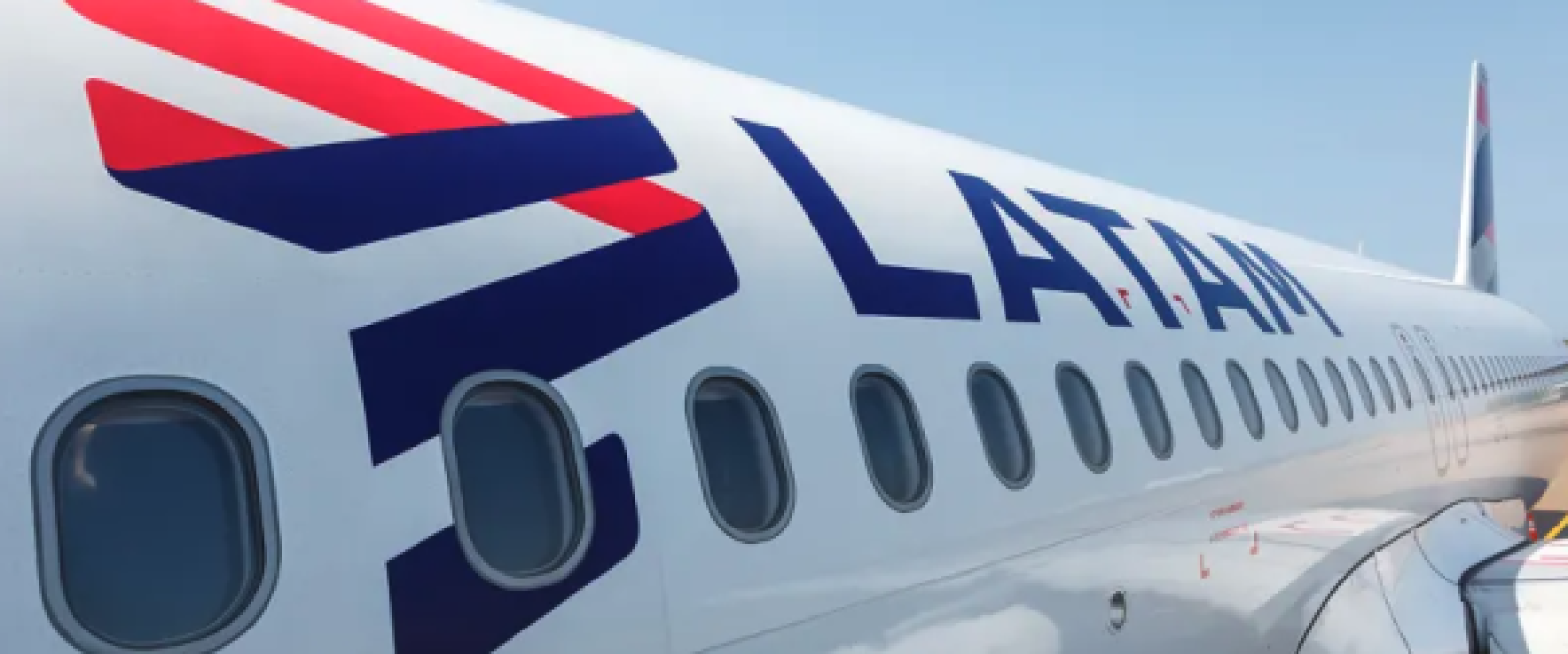 LATAM confirma impacto de ave en motor de avión que regresó a Puerto Montt