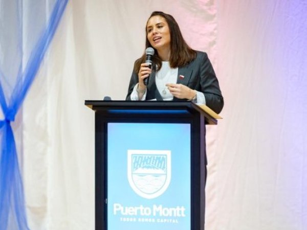 Ministra Natalia Duco destaca programa de Puerto Montt y propone llevarlo a todo Chile