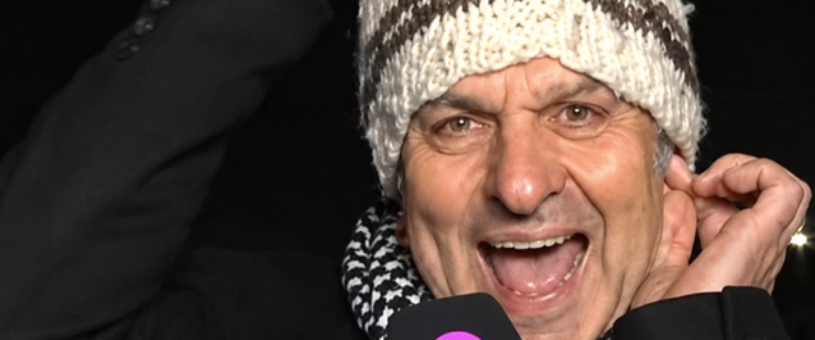 El gorro chilote de Aníbal Mosa conquista Colo Colo: la historia del regalo que ya muchos consideran una cábala
