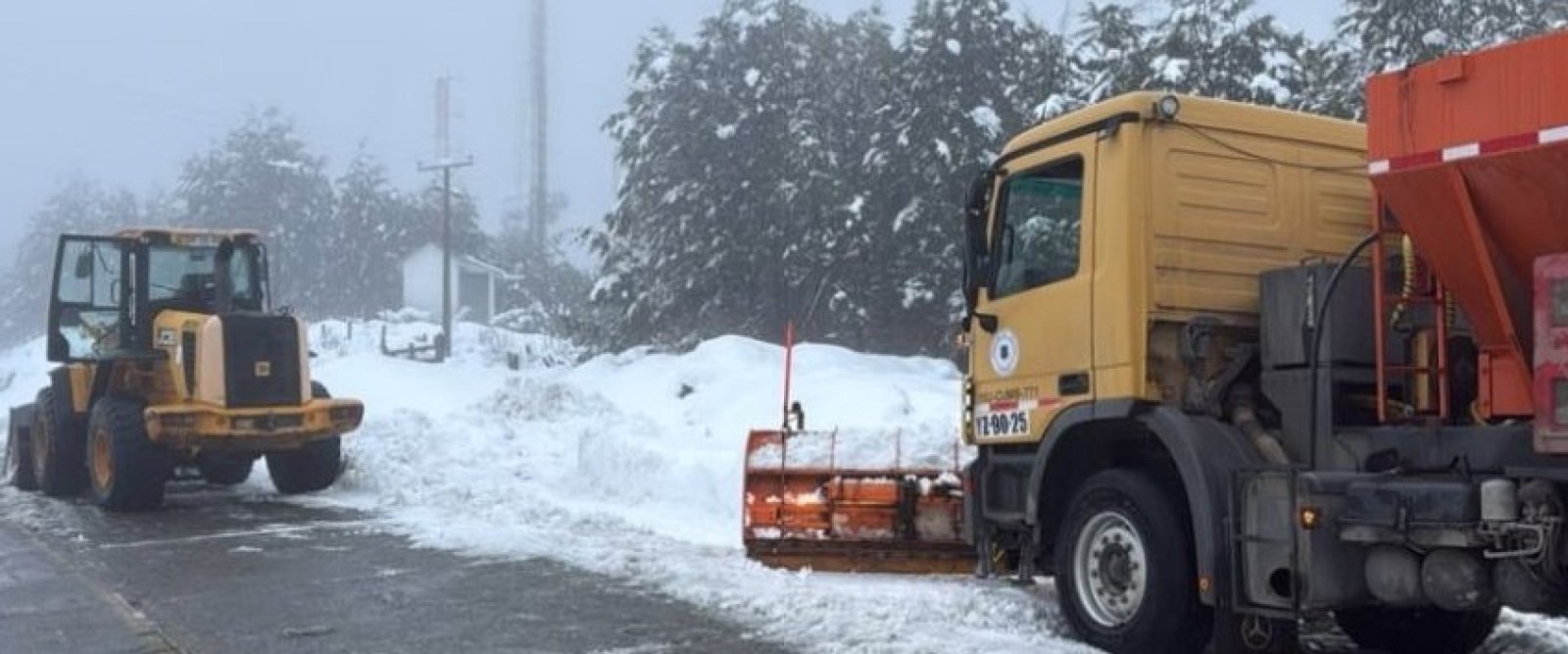 “Es una vergüenza”: argentino se indigna al ver máquinas chilenas despejando nieve del lado trasandino en Cardenal Samoré
