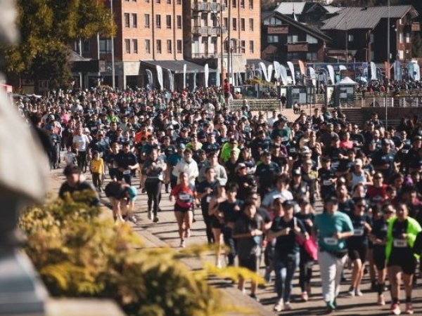 Más de 3.500 corredores se tomaron Puerto Varas en una multitudinaria Media Maratón