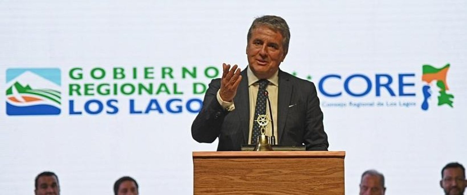 “¿Quién los financia?”: crece controversia por perfiles digitales ligados a publicaciones del GORE Los Lagos