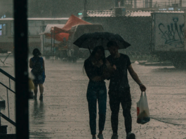 Alarma meteorológica en Los Lagos: sistema frontal podría dejar hasta 120 mm de lluvia en 24 horas