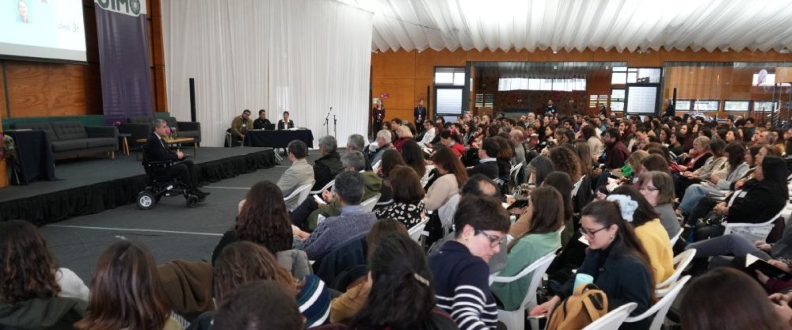 Más de 320 educadores se reúnen en Puerto Varas en seminario internacional sobre aprendizaje profundo