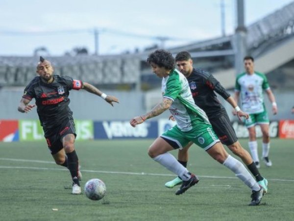 Puerto Montt cae ante Colo Colo con gol de Pastrán en los descuentos por Copa Chile