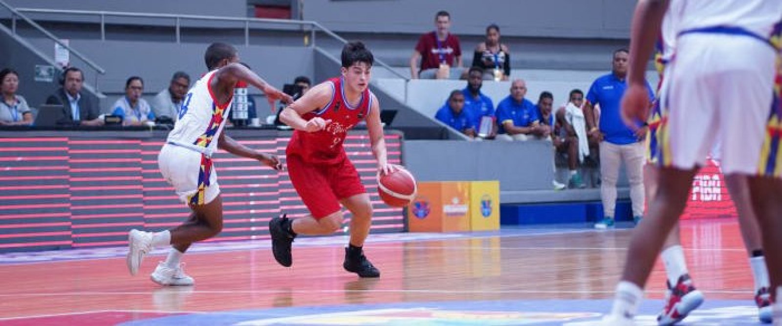 Chile remonta ante Ecuador y gana en Sudamericano Sub-16 de Castro
