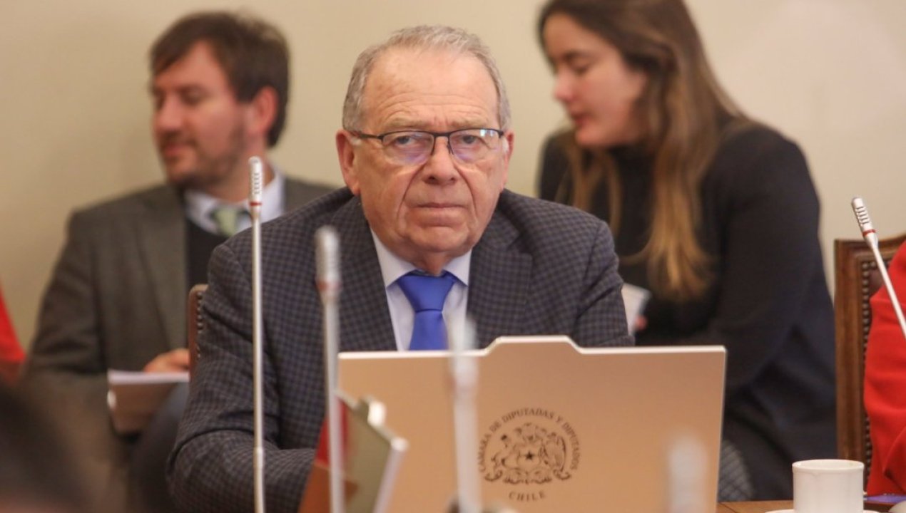 /diputado-berger-destaco-proyecto-de-ley-que-obliga-a-las-aerolineas-a