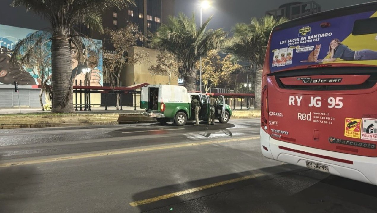 /actualidad/policial/detective-de-la-pdi-frustra-asalto-en-bus-red-y-abate-a-delincuente-en