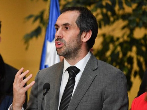 Grau reconoce errores comunicacionales y Gobierno descarta “ley de amarre” en reajuste público