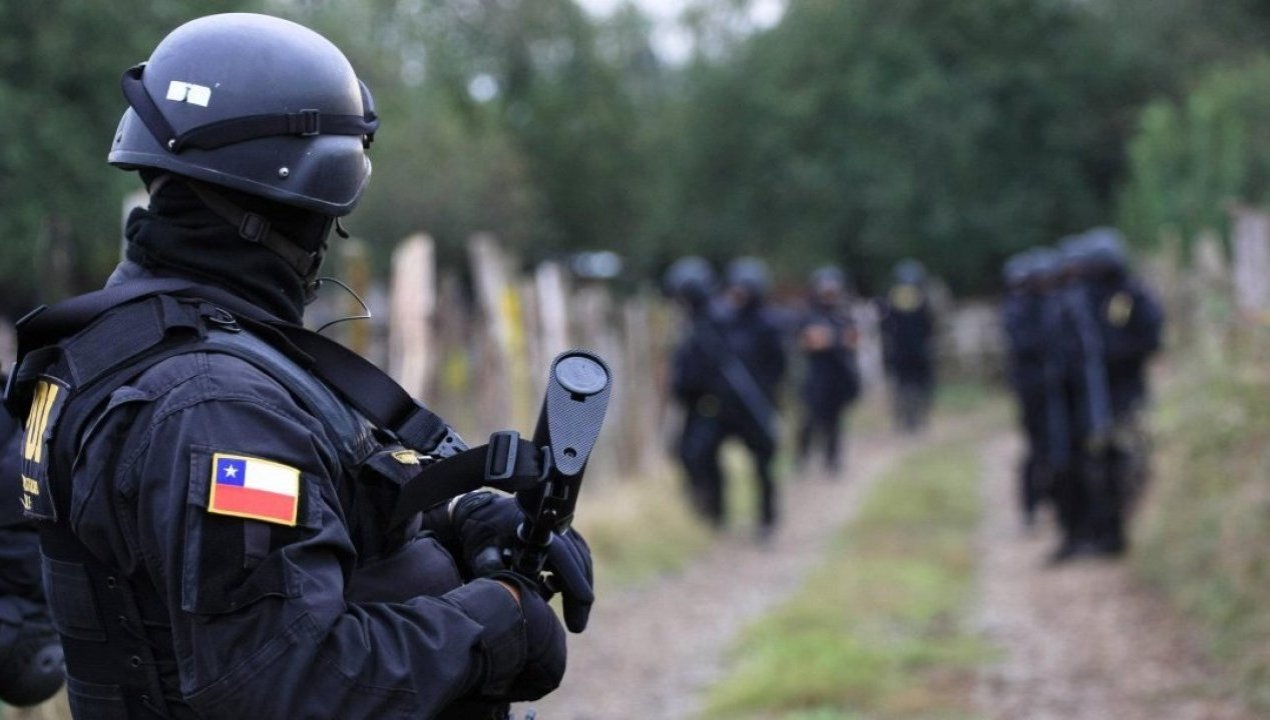 /actualidad/policial/masivo-operativo-desarticula-a-banda-que-traficaba-armas-en-12-regiones-del