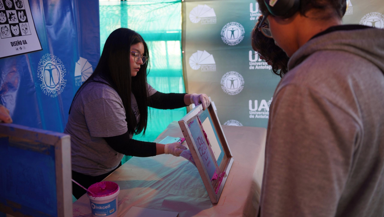 /estudiantes-de-diseno-grafico-de-la-universidad-de-antofagasta-participan
