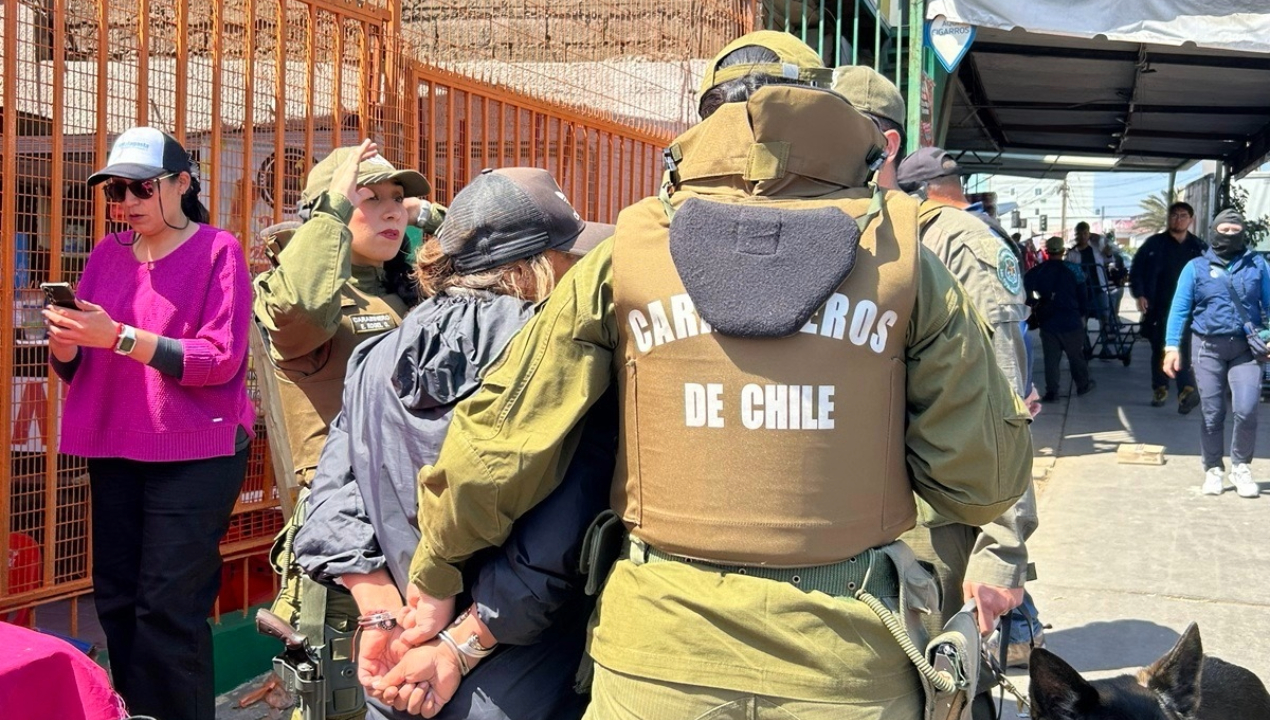 /fiscalizacion-al-comercio-informal-en-la-vega-de-antofagasta-termino-con